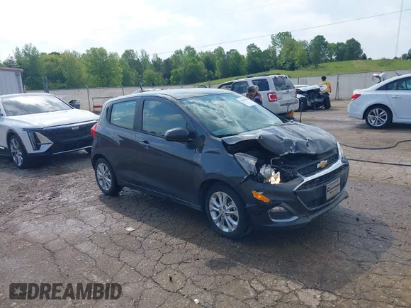 ✅ 2021 Chevrolet Spark 1LT • VIN: KL8CD6SA9MC729105 • Lot: 42039039. Wystawiony na IAAI z przebiegiem 82 925 mil. Bezpłatny archiwum sprzedaży aukcyjnych z USA i szczegółowy raport historii pojazdu na DreamBid. Zdjęcie 1.