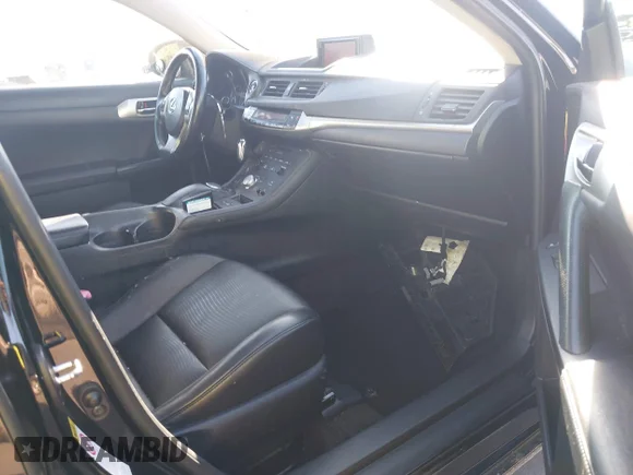 ✅ 2012 Lexus CT 200h • VIN: JTHKD5BH2C2090028 • Лот: 43468392. Опубліковано раніше на IAAI з пробігом 206 486 миль. Безкоштовний доступ до архіву аукціонних продажів зі США та докладний звіт про історію автомобіля на DreamBid. Зображення 5.
