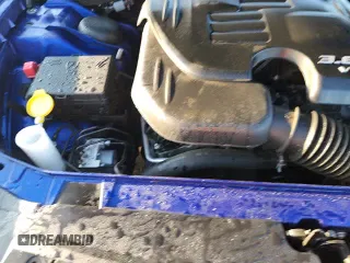 2022 Dodge Challenger SXT z VIN 2C3CDZAG8NH144145, wystawiony jako Copart lot #84024325 z przebiegiem 52 083 mil mil oraz Czysty tytuł • Clean title. Historia ofert i sprzedaży dostępna na DreamBid. Obrazek 15.