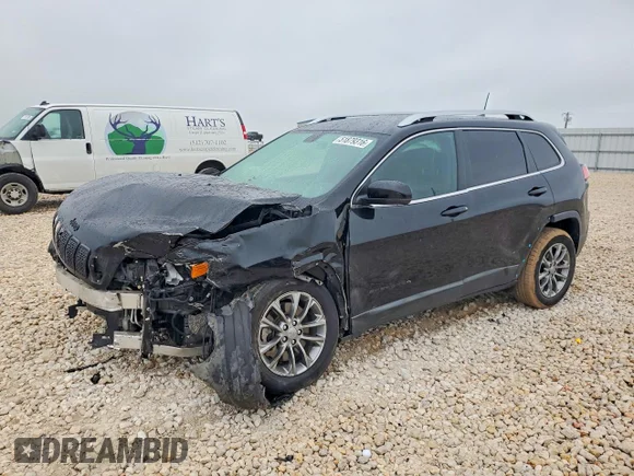 ✅ 2020 Jeep Cherokee Latitude Plus • VIN: 1C4PJLLB4LD515946 • Lot: 51879316. Wystawiony na Copart z przebiegiem 58 405 mil. Bezpłatny archiwum sprzedaży aukcyjnych z USA i szczegółowy raport historii pojazdu na DreamBid. Zdjęcie 1.