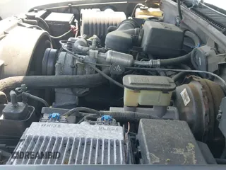 ✅ 1999 GMC Suburban • VIN: 3GKFK16R7XG506712 • Lot: 42700933. Listed on IAAI with 202,653 mi. Free auction sales archive from the USA and detailed vehicle history report at DreamBid. Image 12.