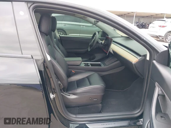 ✅ 2021 Tesla Model Y Performance • VIN: 5YJYGDEFXMF258312 • Lot: 45071337. Wystawiony na IAAI z przebiegiem 90 392 mil. Bezpłatny archiwum sprzedaży aukcyjnych z USA i szczegółowy raport historii pojazdu na DreamBid. Zdjęcie 5.