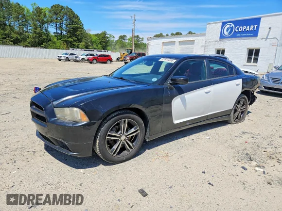 ✅ 2013 Dodge Charger SXT • VIN: 2C3CDXJG9DH608384 • Лот: 51819006. Опубликован ранее на Copart с пробегом 167 134 миль. Бесплатный доступ к архиву аукционных продаж из США и подробный отчёт об истории автомобиля на DreamBid. Изображение 1.
