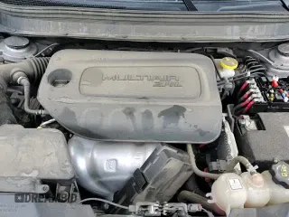 ✅ 2021 Jeep Cherokee Latitude • VIN: 1C4PJLCBXMD121241 • Lot: 67483685. Wystawiony na Copart z przebiegiem 83 755 mil. Bezpłatny archiwum sprzedaży aukcyjnych z USA i szczegółowy raport historii pojazdu na DreamBid. Zdjęcie 14.