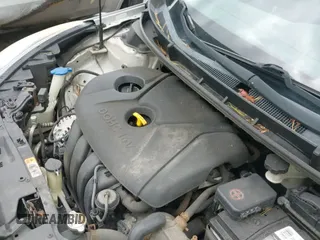 ✅ 2013 Hyundai Elantra • VIN: KMHD35LE2DU020869 • Lot: 43635744. Listed on IAAI with 195,927 mi. Free auction sales archive from the USA and detailed vehicle history report at DreamBid. Image 12.