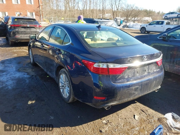 ✅ 2013 Lexus ES 250 • VIN: JTHBK1GG6D2045657 • Lot: 44373842. Wystawiony na IAAI z przebiegiem 133 590 mil. Bezpłatny archiwum sprzedaży aukcyjnych z USA i szczegółowy raport historii pojazdu na DreamBid. Zdjęcie 3.
