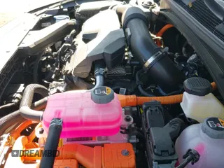 ✅ 2025 Kia Sportage SX-Prestige • VIN: KNDPXCDG4S7209495 • Лот: 43364823. Опубликован ранее на IAAI с пробегом 5 838 миль. Бесплатный доступ к архиву аукционных продаж из США и подробный отчёт об истории автомобиля на DreamBid. Изображение 19.