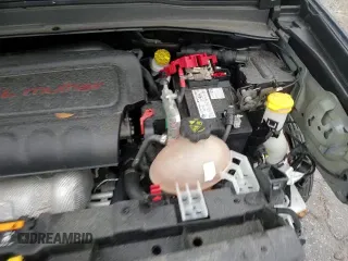 ✅ 2019 Jeep Renegade Latitude • VIN: ZACNJABB4KPK77025 • Lot: 90092805. Listed on Copart with 69,648 mi. Free auction sales archive from the USA and detailed vehicle history report at DreamBid. Image 17.