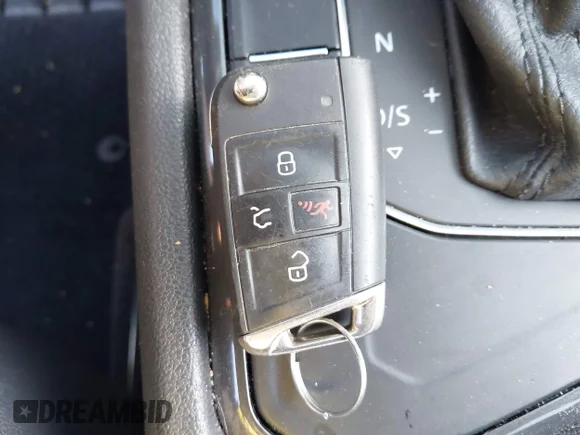 ✅ 2020 Volkswagen Tiguan SE • VIN: 3VV3B7AX0LM146848 • Lot: 44918058. Wystawiony na IAAI z przebiegiem 83 450 mil. Bezpłatny archiwum sprzedaży aukcyjnych z USA i szczegółowy raport historii pojazdu na DreamBid. Zdjęcie 11.