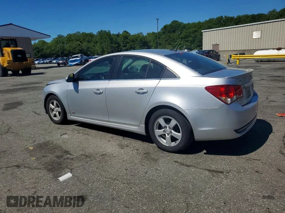 ✅ 2014 Chevrolet Cruze 1LT • VIN: 1G1PC5SBXE7210985 • Lot: 56425166. Wystawiony na Copart z przebiegiem 120 969 mil. Bezpłatny archiwum sprzedaży aukcyjnych z USA i szczegółowy raport historii pojazdu na DreamBid. Zdjęcie 2.