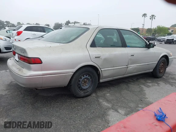 ✅ 1999 Toyota Camry LE • VIN: 4T1BG22K7XU596608 • Lot: 44684086. Wystawiony na IAAI z przebiegiem 169 415 mil. Bezpłatny archiwum sprzedaży aukcyjnych z USA i szczegółowy raport historii pojazdu na DreamBid. Zdjęcie 4.