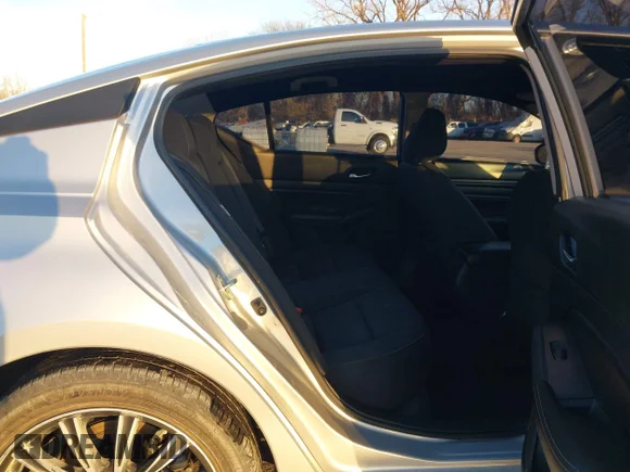 ✅ 2020 Nissan Altima S • VIN: 1N4BL4BV3LC252544 • Lot: 43997953. Wystawiony na IAAI z przebiegiem 151 199 mil. Bezpłatny archiwum sprzedaży aukcyjnych z USA i szczegółowy raport historii pojazdu na DreamBid. Zdjęcie 8.