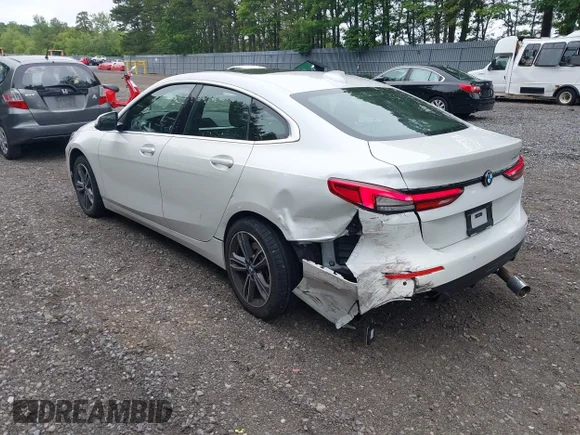 ✅ 2024 BMW 2 Series 228i • VIN: WBA53AK07R7R69408 • Lot: 42447856. Wystawiony na IAAI z przebiegiem 17 336 mil. Bezpłatny archiwum sprzedaży aukcyjnych z USA i szczegółowy raport historii pojazdu na DreamBid. Zdjęcie 3.