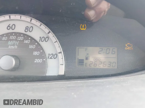 ✅ 2008 Toyota Yaris • VIN: JTDBT923781278802 • Lot: 44705907. Wystawiony na IAAI z przebiegiem 262 630 mil. Bezpłatny archiwum sprzedaży aukcyjnych z USA i szczegółowy raport historii pojazdu na DreamBid. Zdjęcie 7.
