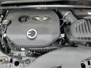 ✅ 2019 MINI Countryman Cooper S E • VIN: WMZYU7C54K3F93261 • Lot: 83818555. Wystawiony na Copart z przebiegiem 51 056 mil. Bezpłatny archiwum sprzedaży aukcyjnych z USA i szczegółowy raport historii pojazdu na DreamBid. Zdjęcie 15.