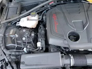 ✅ 2019 Alfa Romeo Giulia • VIN: ZARFANAN7K7605292 • Lot: 65882915. Wystawiony na Copart z przebiegiem 39 111 mil. Bezpłatny archiwum sprzedaży aukcyjnych z USA i szczegółowy raport historii pojazdu na DreamBid. Zdjęcie 14.