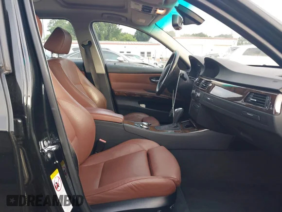 ✅ 2007 BMW 3 Series 328i • VIN: WBAVA33557KX75272 • Лот: 45392382. Опубликован ранее на IAAI с пробегом 159 717 миль. Бесплатный доступ к архиву аукционных продаж из США и подробный отчёт об истории автомобиля на DreamBid. Изображение 5.