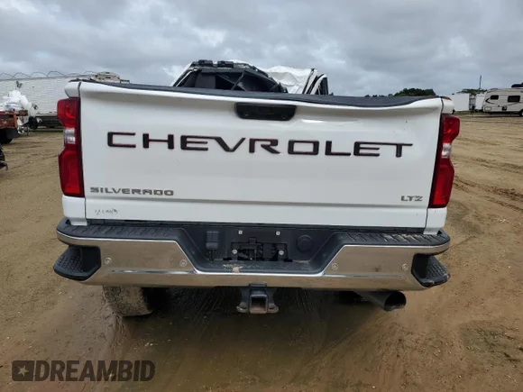 ✅ 2021 Chevrolet Silverado 2500HD LTZ • VIN: 1GC4YPEY7MF273425 • Лот: 82773784. Опубликован ранее на Copart с пробегом Не указан. Бесплатный доступ к архиву аукционных продаж из США и подробный отчёт об истории автомобиля на DreamBid. Изображение 6.