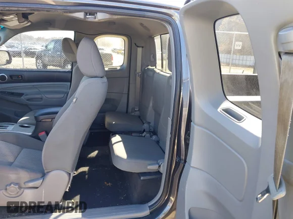 ✅ 2013 Toyota Tacoma PreRunner • VIN: 5TFTX4GN0DX016777 • Lot: 43661192. Wystawiony na IAAI z przebiegiem 120 385 mil. Bezpłatny archiwum sprzedaży aukcyjnych z USA i szczegółowy raport historii pojazdu na DreamBid. Zdjęcie 8.
