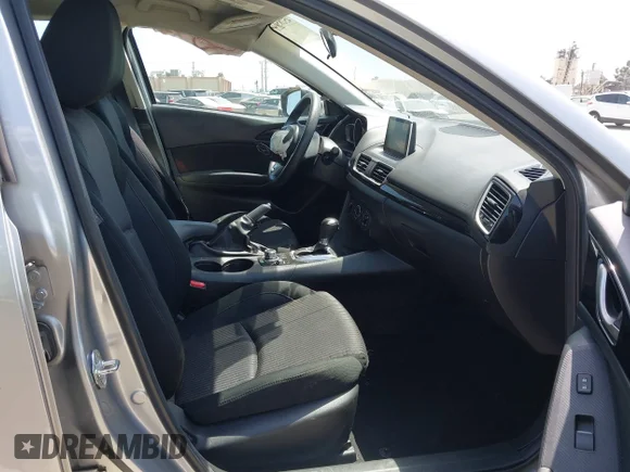 ✅ 2016 Mazda 3 i Sport • VIN: 3MZBM1U77GM251371 • Лот: 45285024. Опубліковано раніше на IAAI з пробігом 109 867 миль. Безкоштовний доступ до архіву аукціонних продажів зі США та докладний звіт про історію автомобіля на DreamBid. Зображення 5.