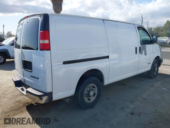 ✅ 2006 Chevrolet Express Cargo • VIN: 1GCGG25U361136028 • Lot: 42239325. Wystawiony na IAAI z przebiegiem 130 819 mil. Bezpłatny archiwum sprzedaży aukcyjnych z USA i szczegółowy raport historii pojazdu na DreamBid. Zdjęcie 4.