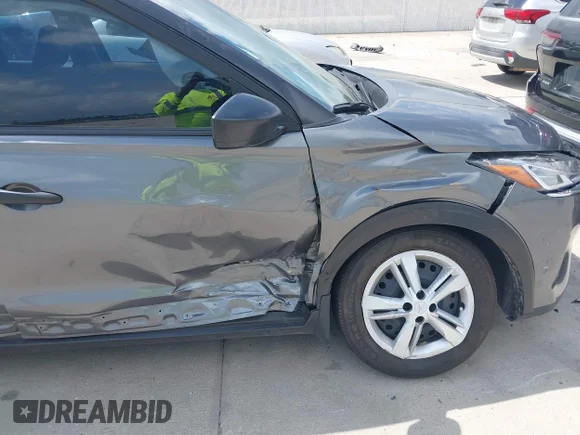 ✅ 2025 Nissan Kicks Play S • VIN: 3N1CP5BV4SL480776 • Lot: 44876366. Wystawiony na IAAI z przebiegiem 19 605 mil. Bezpłatny archiwum sprzedaży aukcyjnych z USA i szczegółowy raport historii pojazdu na DreamBid. Zdjęcie 6.