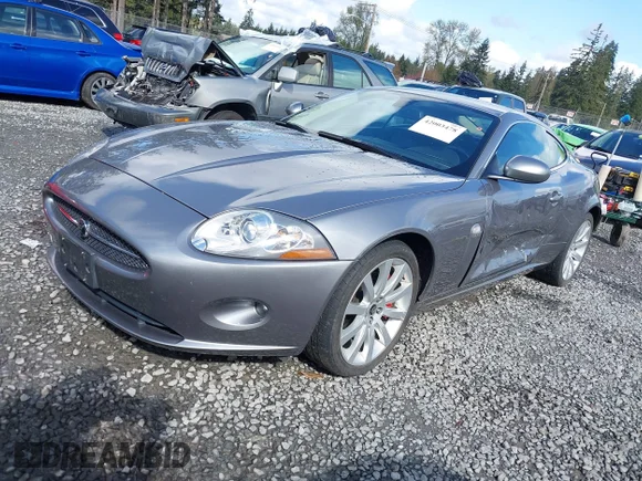 ✅ 2007 Jaguar XK • VIN: SAJWA43B675B17854 • Lot: 42003478. Wystawiony na IAAI z przebiegiem 64 149 mil. Bezpłatny archiwum sprzedaży aukcyjnych z USA i szczegółowy raport historii pojazdu na DreamBid. Zdjęcie 2.