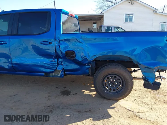 ✅ 2024 Chevrolet Silverado 1500 RST • VIN: 1GCUDEED5RZ130749 • Lot: 44584157. Wystawiony na IAAI z przebiegiem 23 372 mil. Bezpłatny archiwum sprzedaży aukcyjnych z USA i szczegółowy raport historii pojazdu na DreamBid. Zdjęcie 6.