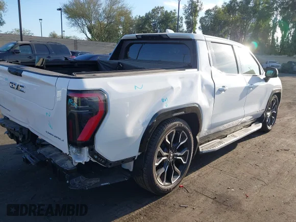 ✅ 2025 GMC SIERRA EV EXTENDED RANGE DENALI • VIN: 1GT10MED7SU404075 • Lot: 43235310. Listed on IAAI with 2,658 mi. Free auction sales archive from the USA and detailed vehicle history report at DreamBid. Image 4.