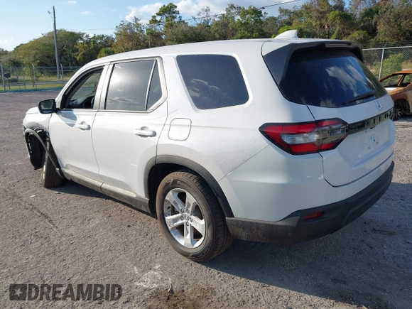 ✅ 2024 Honda Pilot LX • VIN: 5FNYG2H22RB002122 • Lot: 40654826. Wystawiony na IAAI z przebiegiem 5 518 mil. Bezpłatny archiwum sprzedaży aukcyjnych z USA i szczegółowy raport historii pojazdu na DreamBid. Zdjęcie 3.