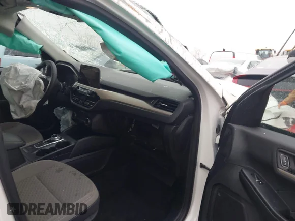 ✅ 2022 Ford Escape SE • VIN: 1FMCU9G68NUC02774 • Лот: 44117190. Опубліковано раніше на IAAI з пробігом 46 649 миль. Безкоштовний доступ до архіву аукціонних продажів зі США та докладний звіт про історію автомобіля на DreamBid. Зображення 5.
