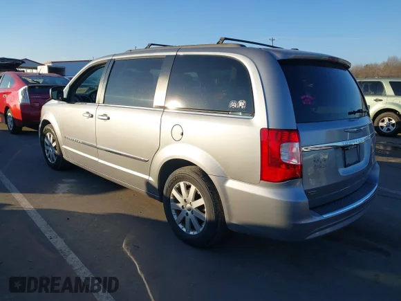 ✅ 2016 Chrysler Town & Country Touring • VIN: 2C4RC1BG9GR212717 • Лот: 43935855. Опубліковано раніше на IAAI з пробігом 180 671 миль. Безкоштовний доступ до архіву аукціонних продажів зі США та докладний звіт про історію автомобіля на DreamBid. Зображення 3.