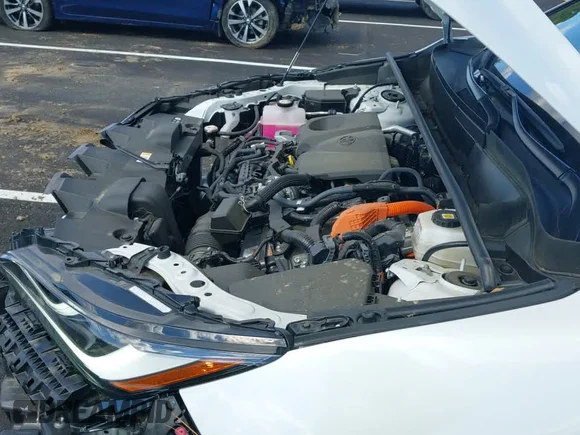 ✅ 2024 Toyota Venza XLE • VIN: JTEAAAAH3RJ170934 • Lot: 43325119. Wystawiony na IAAI z przebiegiem 10 940 mil. Bezpłatny archiwum sprzedaży aukcyjnych z USA i szczegółowy raport historii pojazdu na DreamBid. Zdjęcie 20.