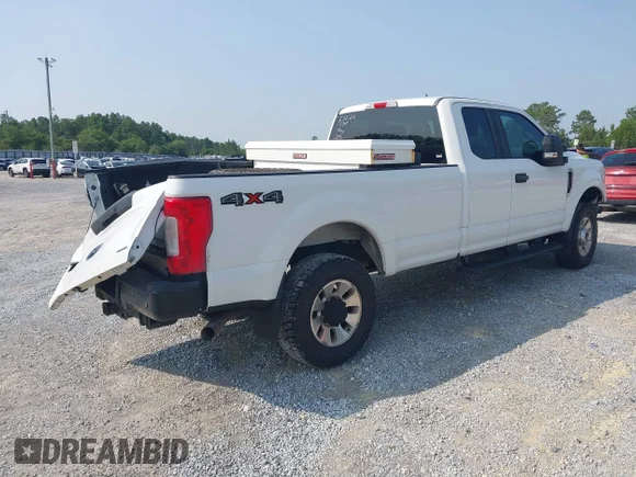 ✅ 2018 Ford F-250 XL • VIN: 1FT7X2B68JEC68645 • Lot: 42396753. Listed on IAAI with 157,052 mi. Free auction sales archive from the USA and detailed vehicle history report at DreamBid. Image 4.