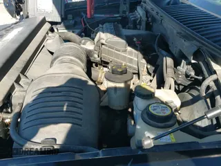 ✅ 2005 Ford Expedition Eddie Bauer • VIN: 1FMPU18545LA31584 • Lot: 42213645. Wystawiony na IAAI z przebiegiem 139 500 mil. Bezpłatny archiwum sprzedaży aukcyjnych z USA i szczegółowy raport historii pojazdu na DreamBid. Zdjęcie 19.