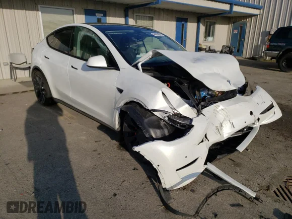 ✅ 2022 Tesla Model Y Performance • VIN: 7SAYGDEF1NF553495 • Лот: 44934693. Опубліковано раніше на Copart з пробігом Не вказано. Безкоштовний доступ до архіву аукціонних продажів зі США та докладний звіт про історію автомобіля на DreamBid. Зображення 4.