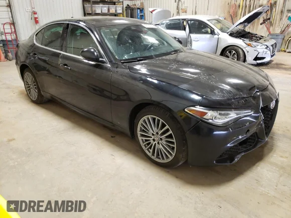 ✅ 2017 Alfa Romeo Giulia Ti • VIN: ZARFAEENXH7530543 • Lot: 47292063. Listed on Copart with 45,067 mi. Free auction sales archive from the USA and detailed vehicle history report at DreamBid. Image 4.