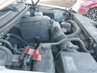 ✅ 2010 Cadillac Escalade ESV Premium • VIN: 1GYUCJEF0AR169602 • Lot: 41761178. Listed on IAAI with 159,851 mi. Free auction sales archive from the USA and detailed vehicle history report at DreamBid. Image 18.