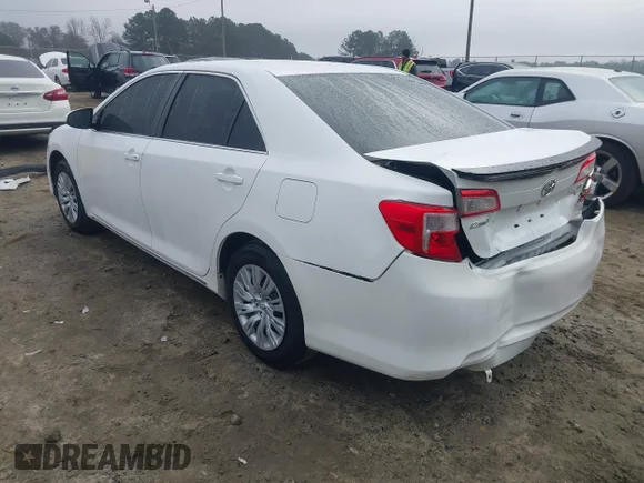 ✅ 2014 Toyota Camry SE • VIN: 4T1BF1FK4EU869377 • Lot: 43901910. Wystawiony na IAAI z przebiegiem 76 761 mil. Bezpłatny archiwum sprzedaży aukcyjnych z USA i szczegółowy raport historii pojazdu na DreamBid. Zdjęcie 3.