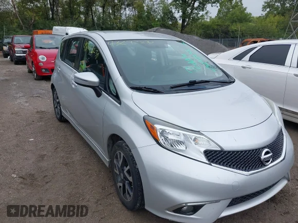 ✅ 2015 Nissan Note S Plus • VIN: 3N1CE2CP7FL435745 • Lot: 43292238. Wystawiony na IAAI z przebiegiem 136 361 mil. Bezpłatny archiwum sprzedaży aukcyjnych z USA i szczegółowy raport historii pojazdu na DreamBid. Zdjęcie 1.