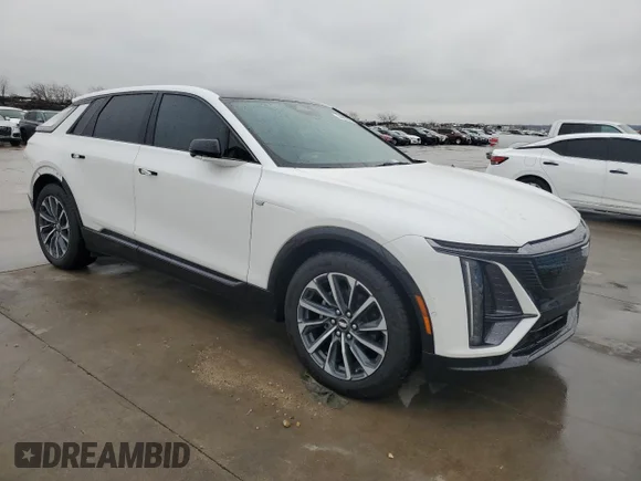 ✅ 2024 Cadillac LYRIQ Sport • VIN: 1GYKPVRK9RZ117083 • Lot: 44907325. Wystawiony na Copart z przebiegiem 7 140 mil. Bezpłatny archiwum sprzedaży aukcyjnych z USA i szczegółowy raport historii pojazdu na DreamBid. Zdjęcie 4.