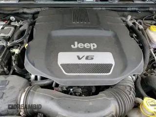 ✅ 2017 Jeep Wrangler Unlimited Rubicon Recon • VIN: 1C4BJWFG6HL665038 • Lot: 91998685. Listed on Copart with 54,304 mi. Free auction sales archive from the USA and detailed vehicle history report at DreamBid. Image 14.