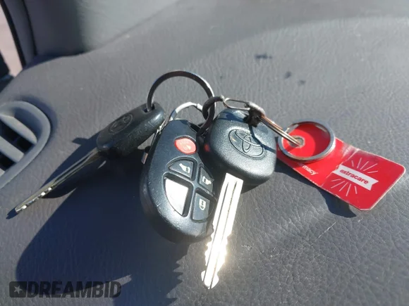 ✅ 2008 Toyota Sienna XLE • VIN: 5TDBK22C58S012448 • Лот: 44797600. Опубліковано раніше на IAAI з пробігом 227 990 миль. Безкоштовний доступ до архіву аукціонних продажів зі США та докладний звіт про історію автомобіля на DreamBid. Зображення 11.