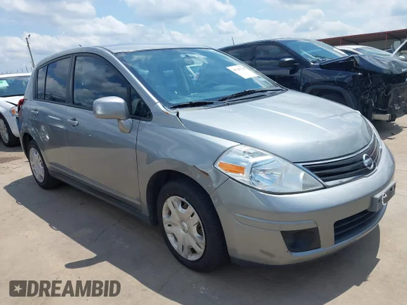 ✅ 2011 Nissan Versa S • VIN: 3N1BC1CP9BL376784 • Lot: 45143720. Wystawiony na IAAI z przebiegiem 116 738 mil. Bezpłatny archiwum sprzedaży aukcyjnych z USA i szczegółowy raport historii pojazdu na DreamBid. Zdjęcie 1.
