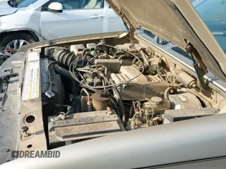 ✅ 2000 Ford Explorer XLT • VIN: 1FMZU63P9YUB09015 • Lot: 43160877. Listed on IAAI with 169,371 mi. Free auction sales archive from the USA and detailed vehicle history report at DreamBid. Image 15.