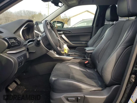 ✅ 2024 Mitsubishi Eclipse Cross SE • VIN: JA4ATWAA3RZ008070 • Lot: 72538125. Wystawiony na Copart z przebiegiem 23 896 mil. Bezpłatny archiwum sprzedaży aukcyjnych z USA i szczegółowy raport historii pojazdu na DreamBid. Zdjęcie 7.