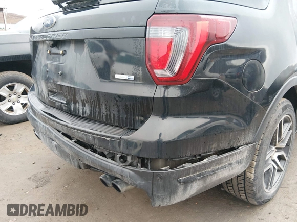 ✅ 2018 Ford Explorer Sport • VIN: 1FM5K8GT9JGA65433 • Lot: 44359777. Wystawiony na IAAI z przebiegiem 104 010 mil. Bezpłatny archiwum sprzedaży aukcyjnych z USA i szczegółowy raport historii pojazdu na DreamBid. Zdjęcie 6.
