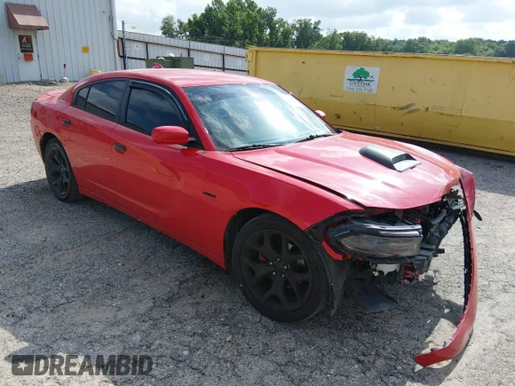 ✅ 2015 Dodge Charger SXT • VIN: 2C3CDXHG8FH915067 • Лот: 45312561. Опубліковано раніше на IAAI з пробігом 157 167 миль. Безкоштовний доступ до архіву аукціонних продажів зі США та докладний звіт про історію автомобіля на DreamBid. Зображення 1.