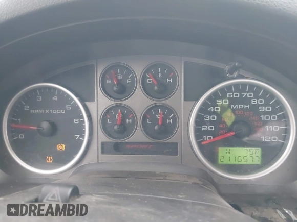 ✅ 2007 Ford F-150 XL • VIN: 1FTPX12V27KA56822 • Lot: 44203285. Wystawiony na IAAI z przebiegiem 211 697 mil. Bezpłatny archiwum sprzedaży aukcyjnych z USA i szczegółowy raport historii pojazdu na DreamBid. Zdjęcie 7.