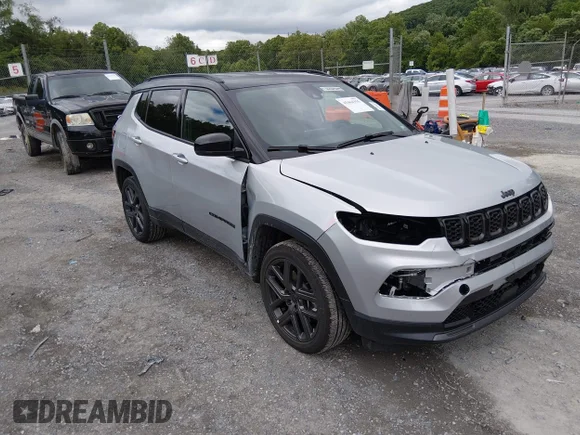 ✅ 2026 Jeep Compass Limited • VIN: 3C4NJDCN4TT258157 • Lot: 45464355. Wystawiony na IAAI z przebiegiem 3 115 mil. Bezpłatny archiwum sprzedaży aukcyjnych z USA i szczegółowy raport historii pojazdu na DreamBid. Zdjęcie 1.